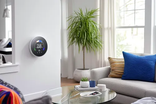 Thermostat connecté permettant une gestion intelligente pour maximiser l'économie d'énergie à domicile.